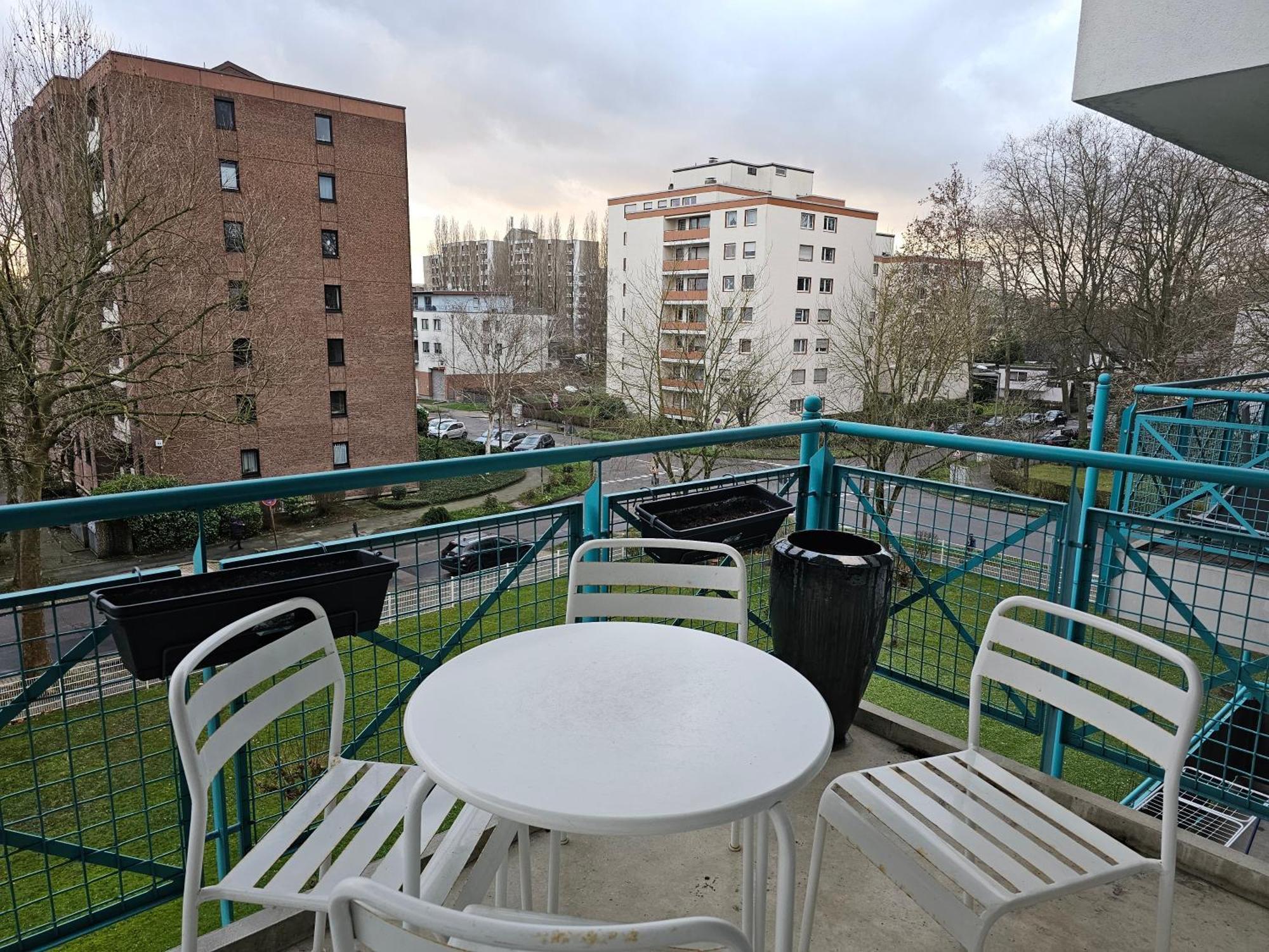 Uebernachten Sie Im Wunderschoenen Weiden Apartment Cologne Exterior photo